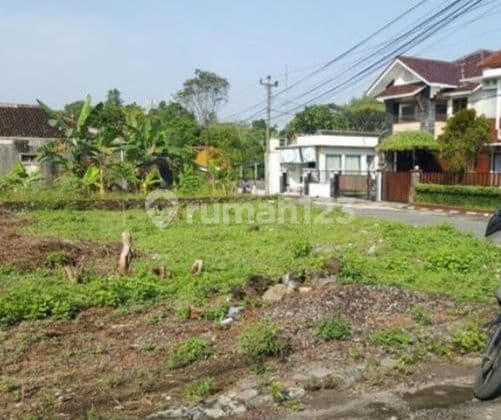 Tanah Hook Di JL. Damai Dekat Yogya International School