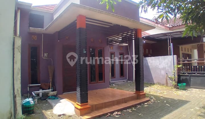 Rumah Modern Minimalis Di Tengah Kota Dekat Alun Alun Selatan