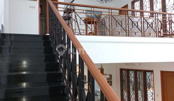 Termurah Disewakan Rumah Luas 2 Lantai Siap Huni Pakuwon Indah