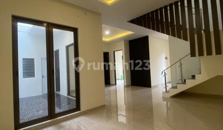 Jual Rumah New Gress Luas 2 Lantai Citraland Utama Dekat Wiyung Tol Unesa Benowo Pakuwon Mall