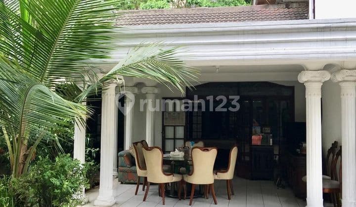 Rumah Tua Area SCBD Hitung Tanah