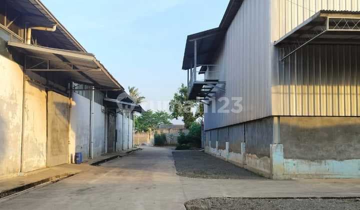 Gudang Gunung Putri Hitung Tanah