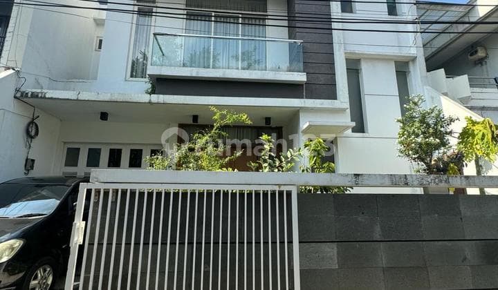 Cepat Rumah Furnished Dekat Toll Dalam Kota di Tomang Jakarta Barat