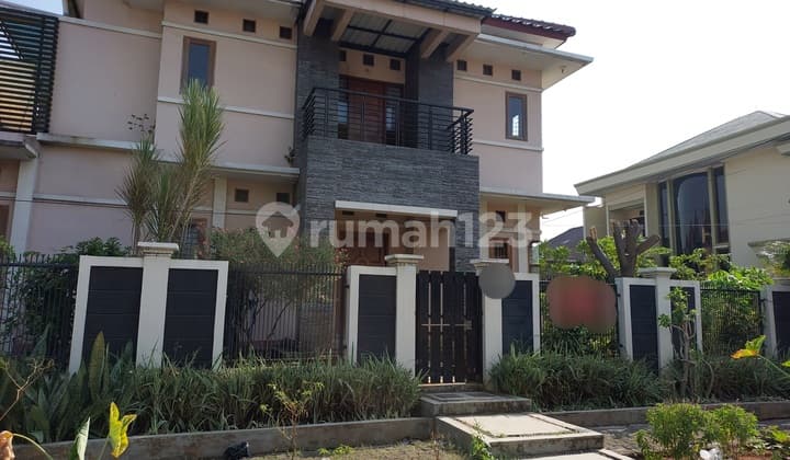 For Rent: Hook House Near Lulu Supermarket in Taman Modern Cakung