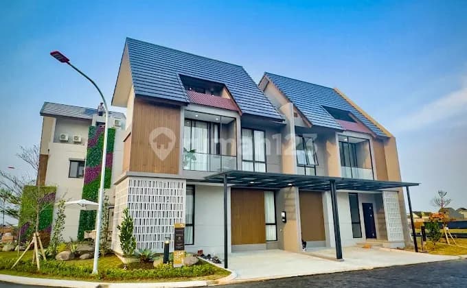 Rumah 2 lt di Summarecon Crown Gading dekat Harapan Indah