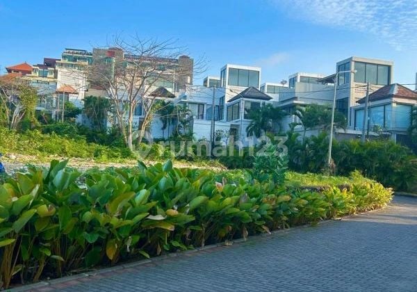 Plot Suitable for Luxury Villa with Sea and Mountain View in Nusa Dua Bali
