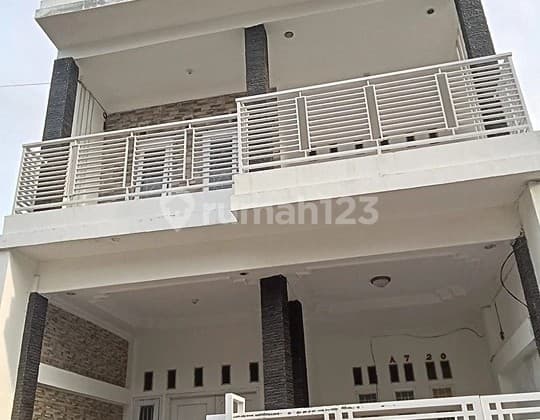 Rumah 2 Lantai di Taman Harapan Baru Harapan Indah Bekasi
