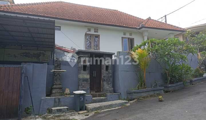 Rumah Hook Suasana Pedesaan di Denpasar Utara