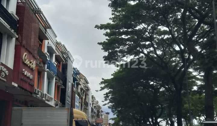 Ruko 3 Lantai di Lokasi Sangat Strategis Cocok untuk Kantor, Rumah Makan, Tempat Kursus Dll karena Lokasi Dipinggr Jalan dan Dekat Tol Juga Perkantoran dan Pusat Pembelanjaan di Tol Boulevard BSD (Hanmad)