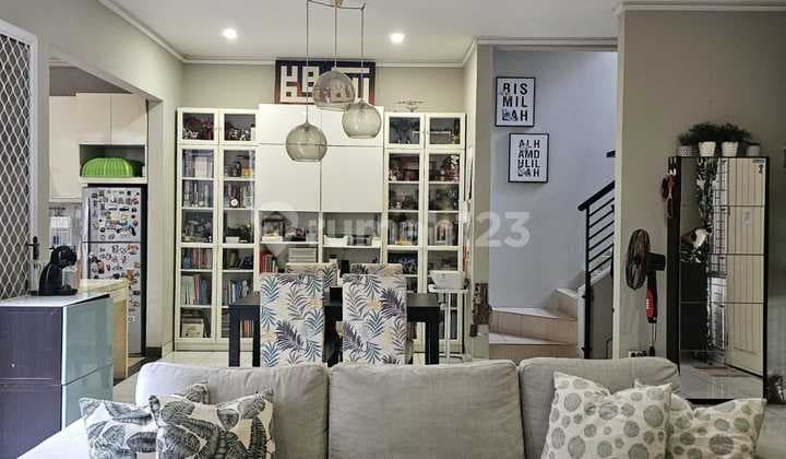 Rumah 2 Lantai Di Cluster Yang Nyaman Dekat Ke Beberapa Sekolah Ternama Serta Jalan Tol Dan Fasilitas Lainnya Di Sevilla Bsd (okmad)