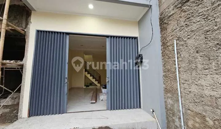 Ruko 2 Lantai Baru Dekat Area Komersil di Limo, Depok