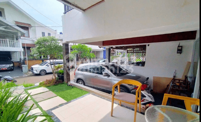 Rumah Bagus Unfurnished SHM di Pancoran Mas, Depok