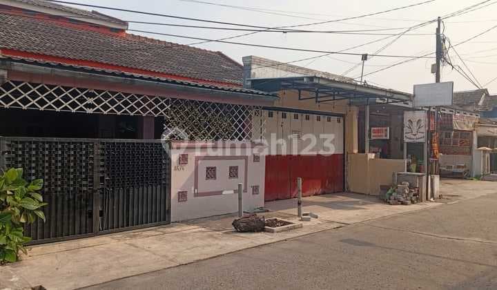Rumah 2 1/2 Lantai Siap Huni Dan Ada Ruang Usaha Dengan Lokasi Yang Strategis Cimanggis, Depok