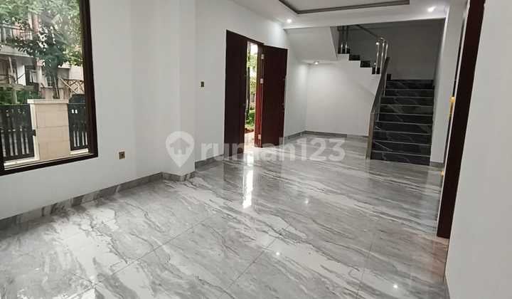 Rumah Bagus SHM Sektor 9-Bintaro, Tangerang Selatan
