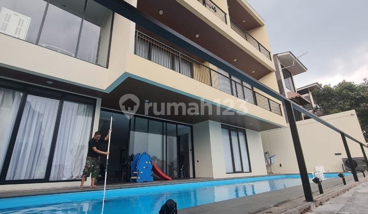 Rumah Villa Siap Huni Lokasi Strategis di Dago Resort Pakar Bandung