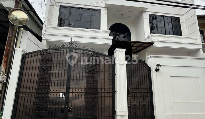 Rumah Baru 2 Lantai Lokasi Strategis Deket Gegerkalong