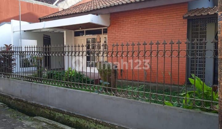 Rumah Minimalis Perlu Renovasi Lokasi Strategis di Cijagra