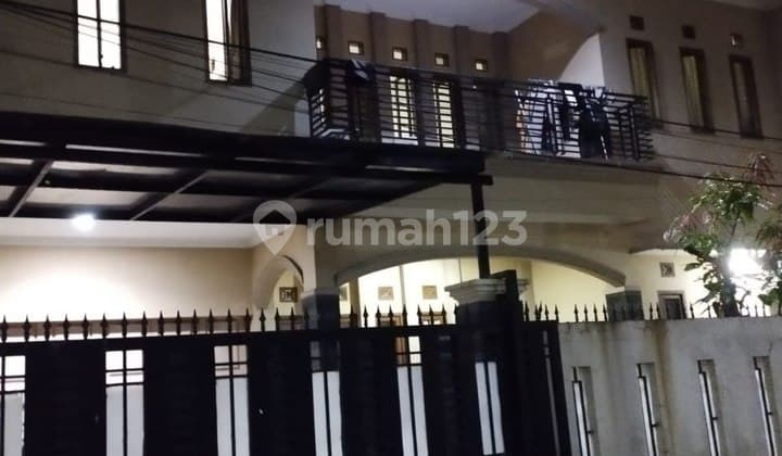 Dijual Cepat Rumah Hunian Cocok untuk Kost Lokasi di Regol