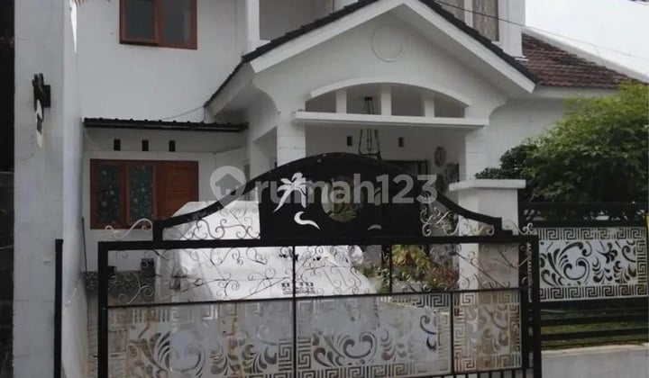 Jual Cepat Rumah Klasik Siap Huni Lokasi di Komplek Setiabudi