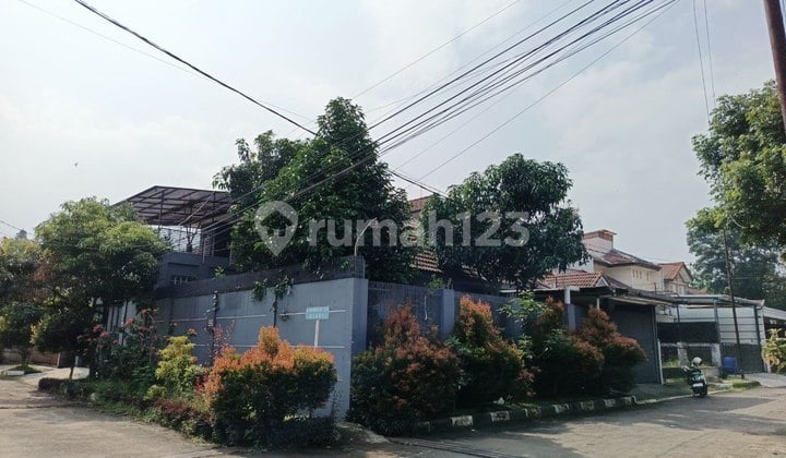 Rumah Hook Minimalis Siap Huni di Komplek Elit Antapani