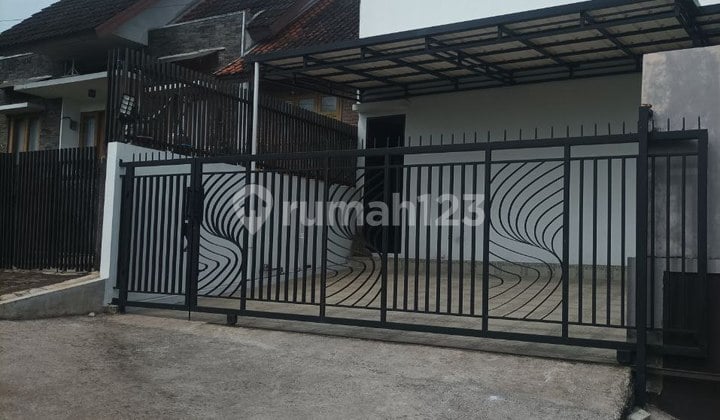 Rumah Mewah Siap Huni Hook Lokasi Strategis di Setiabudi