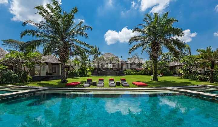 (Below Market Price) Luxury Villa Resort For Sale In The Heart Of Canggu Berawa Just Count The Land Price