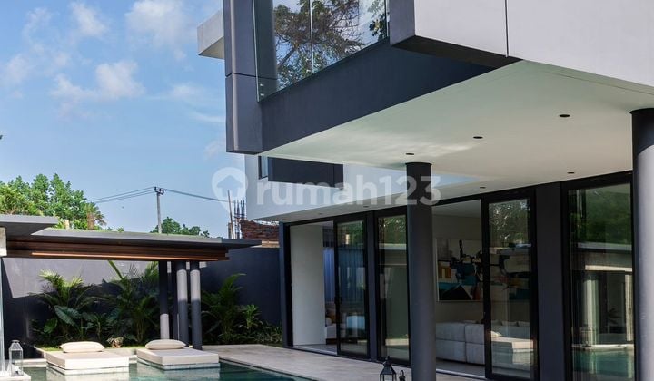 Dijual Villa dengan Fasilitas Bintang 5 di Pererenan, Canggu, Bali