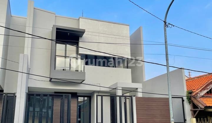 New House in Gayung Kebonsari Besar Surabaya