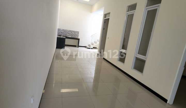 Sewa Rumah Siap Huni di Taman Kopo Indah V Bandung