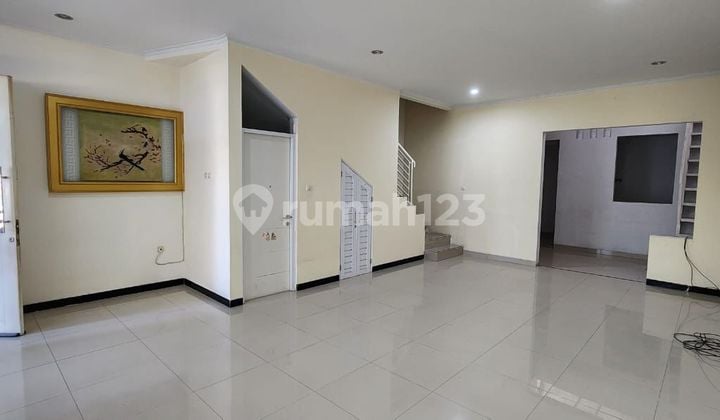 Jual Rumah 2 Lantai Siap Huni di Komplek TKI 5 Pinewood Bandung