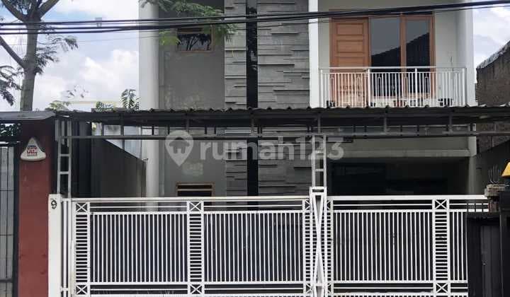Jual Rumah 2 Lantai Nyaman Di Komplek Bumi Kopo Kencana Bandung