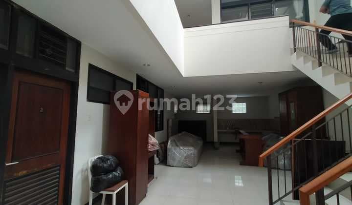 Sewa Jual Rumah / Ruang Usaha di Sayap Dago Bandung Kota