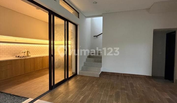 Sewa Rumah Baru Renov Siap Huni di Summarecon Bandung