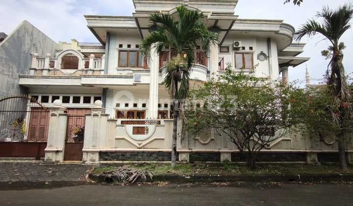 Spacious and Nice House in Metland Cakung