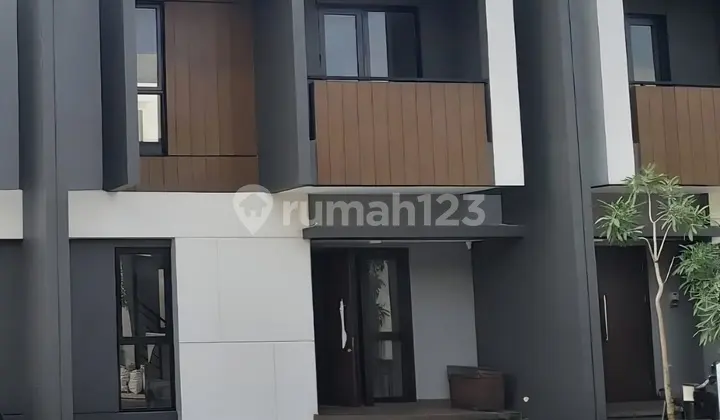 Rumah Baru 2 Lantai di Cluster Regia Summarecon Crown Gading