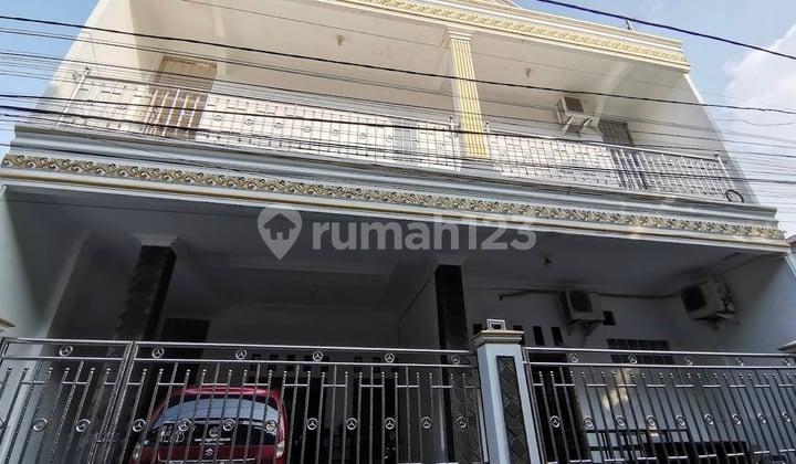 9 Br X Mardani Cempaka Putih Lane House