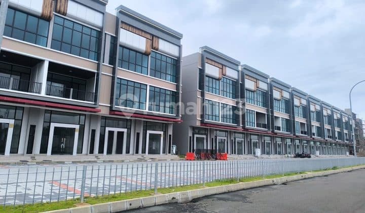 Disewakan Ruko Crystal Hadap Jalan Raya