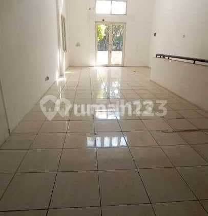 Ruko Cuan Nih di Mainroad Kota Baru Parahyangan Bandung