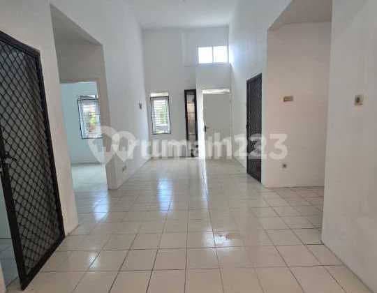 Comfortable House in Tatar Banyak Sumba, Kota Baru Parahyangan, Bandung