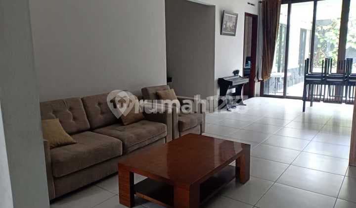 Cool Old House New City Parahyangan Bandung