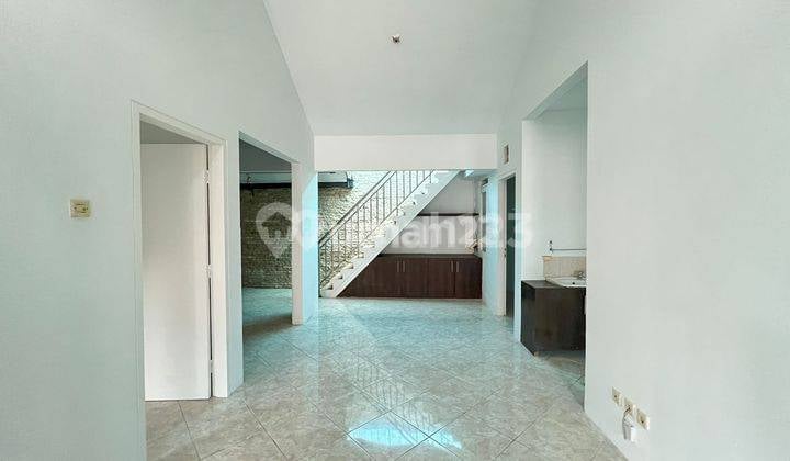Rumah Cozy Tatar Banyak Sumba Kota Baru Parahyangan, Kbp