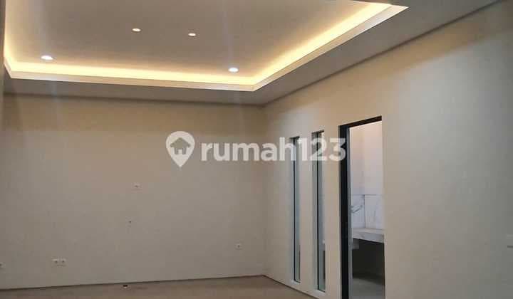 Well-Maintained House in Tatar Lokacitra, Kota Baru Parahyangan, Bandung