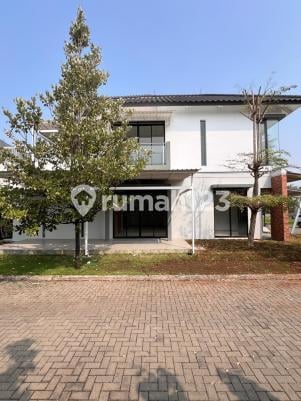 Rumah Hook di Kota Baru Parahyangan Bandung