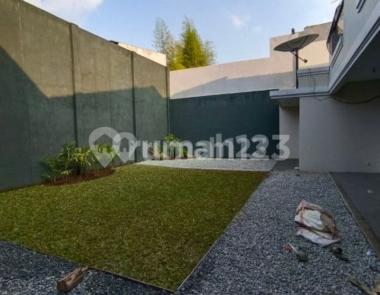 Great House in Kota Baru Parahyangan Bandung