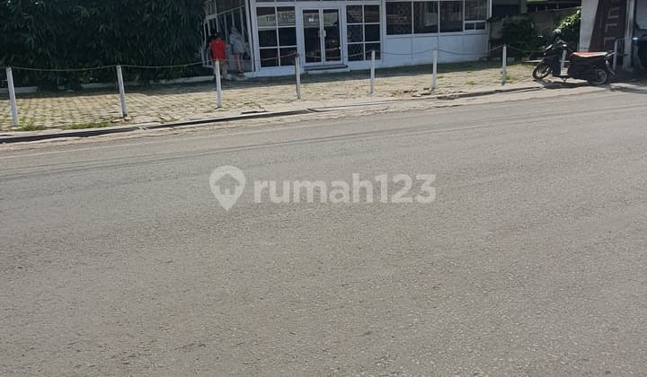 Ruang Usaha Di Sewakan