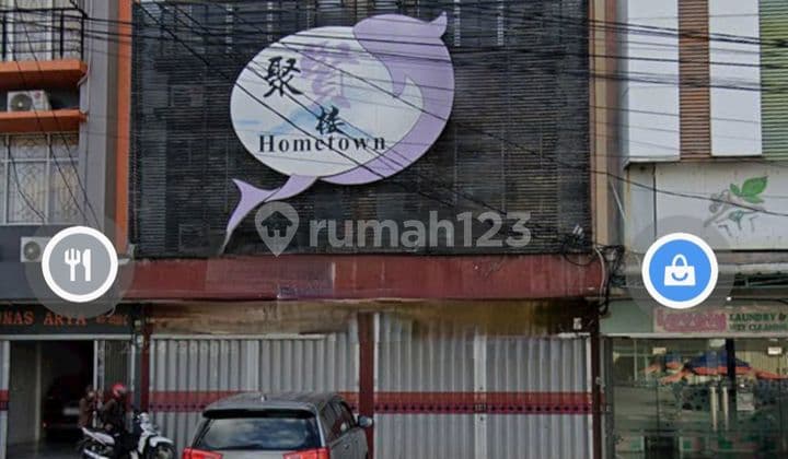 Dua ruko gandeng disewakan