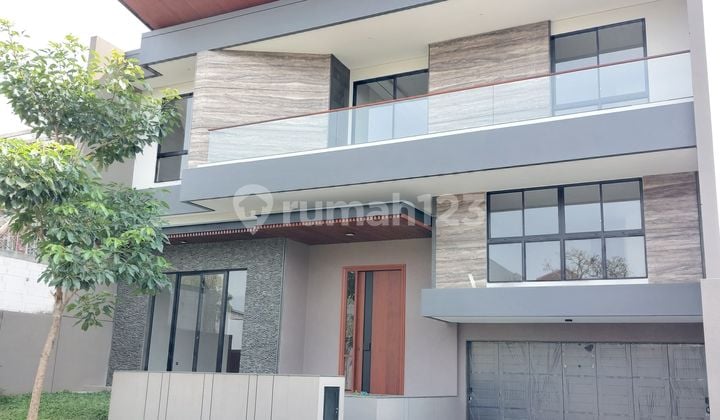 Rumah Baru Pakuwon Indah Bagus Split Level Dekat Mall Citraland
