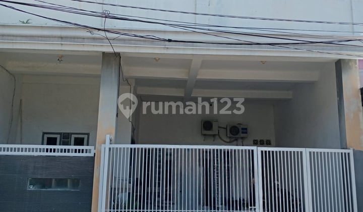 Active Kos Near ITS Campus, in Mulyosari 2 Floors with SHM Near Pakuwon City