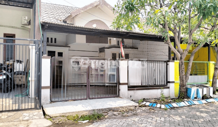Rumah Lama Terawat SHM di Pondok Candra, Sidoarjo Dekat Rs Mitra Keluarga