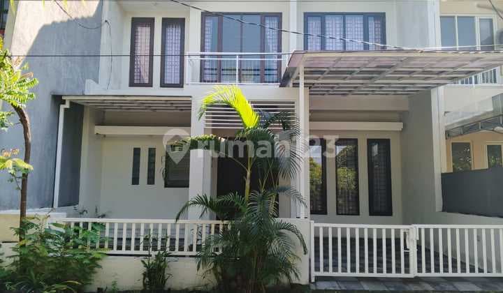 Jarang Ada! Rumah Siap Huni 2 LT SHM di Koala Regency, Sukolilo Dekat Pakuwon City